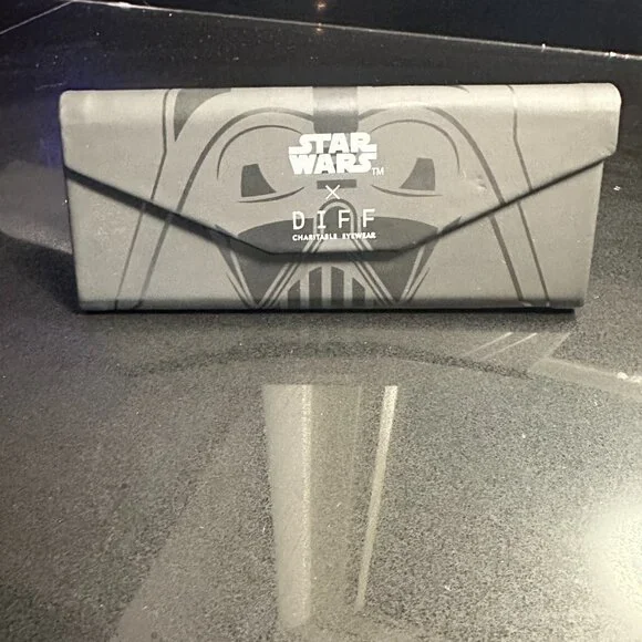 DIFF Star Wars Darth Vader Designer - Picture 4 of 13